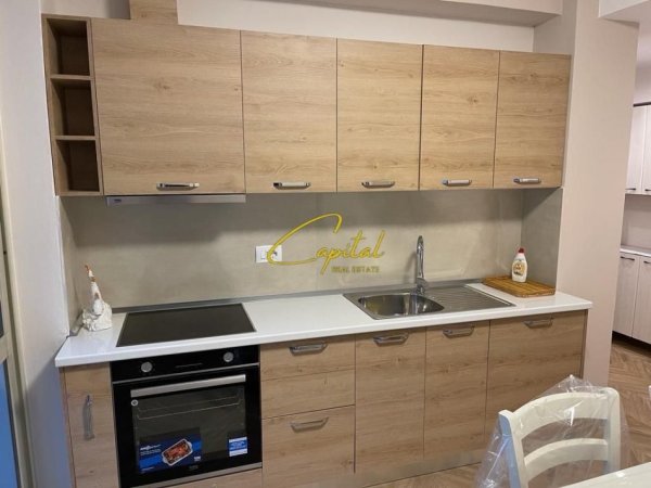 Tirane, jepet me qera apartament 2+1 Kati 1, 120 m² 750 € (21 DHJETORI)