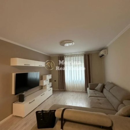 Tirane, jepet me qera apartament 2+1 Kati 3, 80 m² 900 € (Qender, Rruga Bardhok Biba)