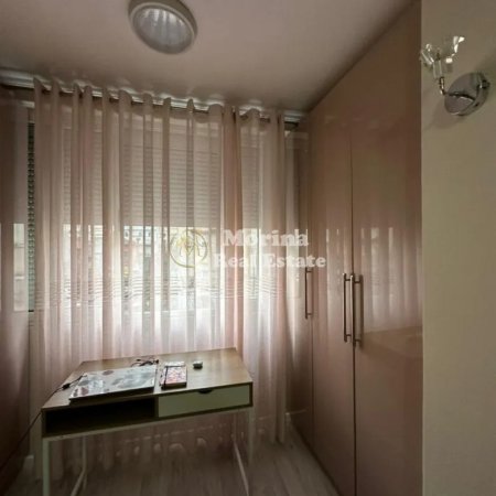 Tirane, jepet me qera apartament 2+1 Kati 3, 80 m² 900 € (Qender, Rruga Bardhok Biba)
