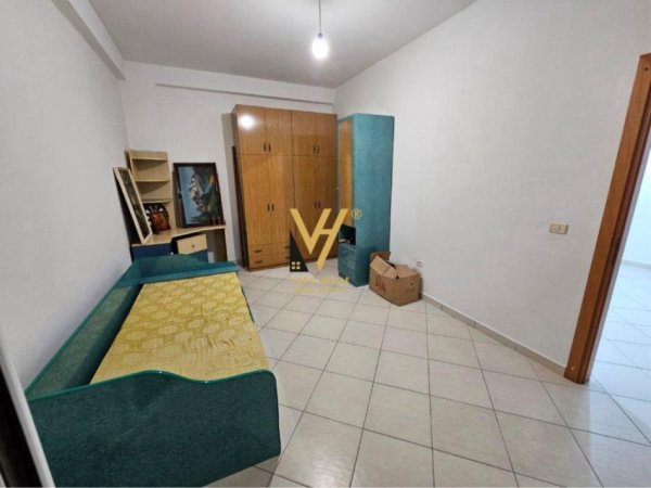 Tirane, jepet me qera apartament 2+1+Ballkon Kati 4, 100 m² 600 € (KOPSHTI ZOOLOGJIK)