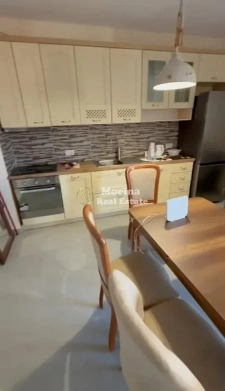 Tirane, jepet me qera apartament 2+1 Kati 5, 85 m² 850 € (Rruga e Durresit)