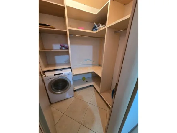 Tirane, shitet apartament 2+1+Ballkon Kati 8, 109 m² 175.000 € (JORDAN MISJA)