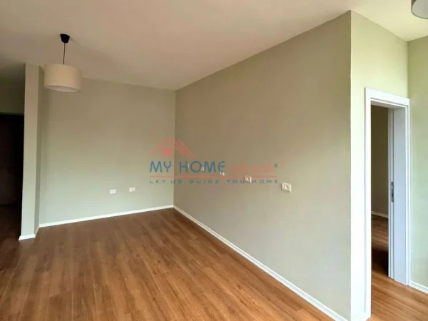 Tirane, jepet me qera zyre Kati 3, 65 m² 700 € 