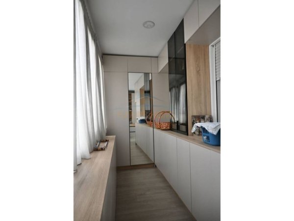 Tirane, shitet apartament 2+1+Ballkon , 105 m² 215.000 € (ALIDEM)