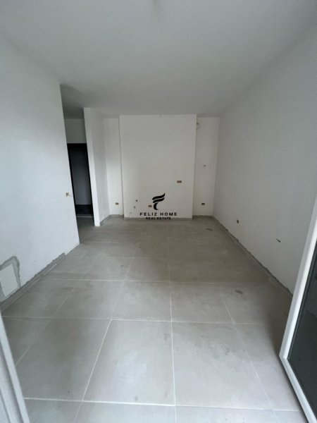 Tirane, shitet apartament 1+1 Kati 3, 52 m² 68.000 € (UNIVERS CITY)
