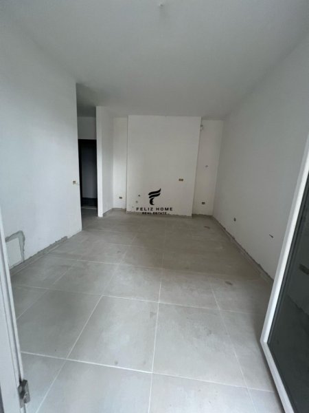 Tirane, shitet apartament 1+1 Kati 3, 52 m² 68.000 € (UNIVERS CITY)