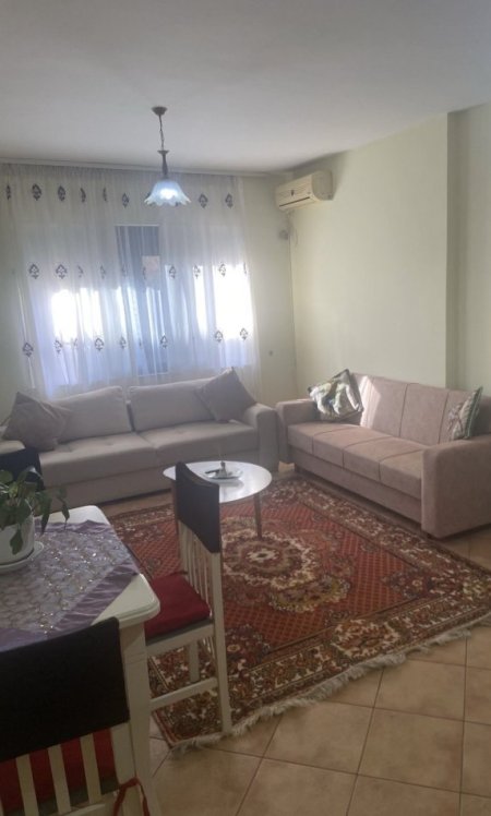 Shqiperi, jepet me qera apartament 1+1 Kati 2, 60 m² 500 € (Rruga Riza Cërova)