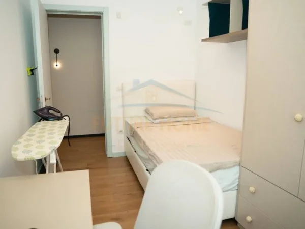 Tirane, jepet me qera apartament 3+1+Ballkon Kati 4, 1.800 € (STADIUMI DINAMOS)