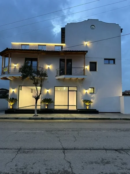 Kavaje, shitet shtepi 4+1+Aneks+Ballkon Kati 2, 550 m² 442.000 € (Kavaje)