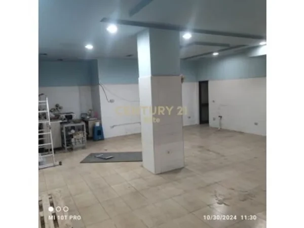 Tirane, shitet ambjent biznesi Kati 0, 110 m² 85.000 € (Fresk)
