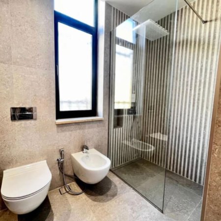 Tirane, jepet me qera apartament 2+1 Kati 4, 1.200 € 