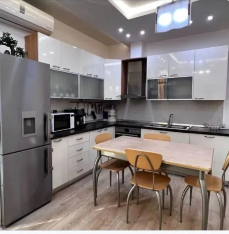 Tirane, jepet me qera apartament 2+1 Kati 4, 1.200 € 