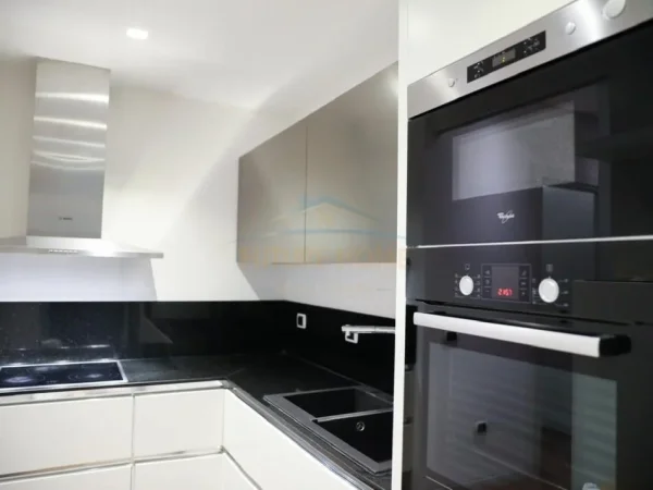 Tirane, jepet me qera apartament 2+1+Ballkon Kati 6, 114 m² 275.000 € (SELVIA)