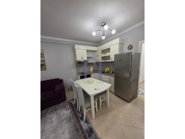 Tirane, jepet me qera apartament 2+1 Kati 2, 89 m² 500 € (Rruga 3 deshmoret)