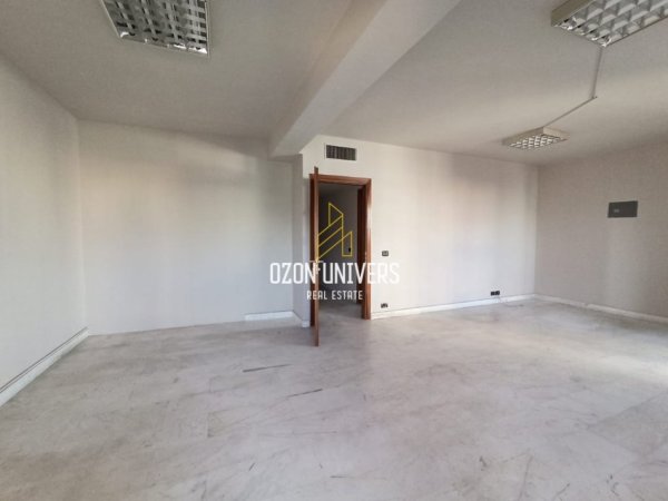 Tirane, jepet me qera apartament 3+1+Ballkon Kati 7, 130 m² 1.800 € (Qendër, pranë Toptanit)