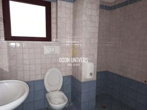 Tirane, jepet me qera apartament 3+1+Ballkon Kati 7, 130 m² 1.800 € (Qendër, pranë Toptanit)