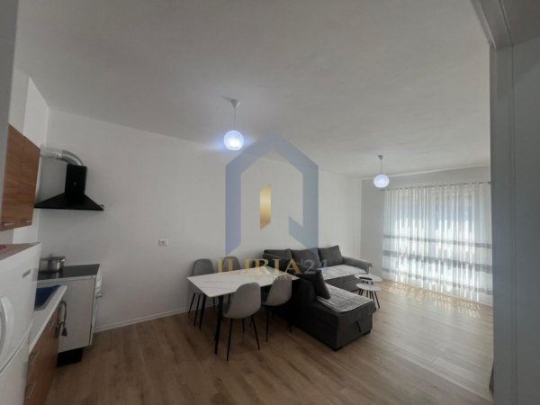 Tirane, jepet me qera apartament 2+1 Kati 3, 98 m² 450 € (rruga lidhja e prizrenit)