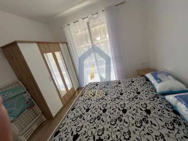 Tirane, jepet me qera apartament 2+1 Kati 3, 98 m² 450 € (rruga lidhja e prizrenit)