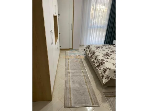 Tirane, jepet me qera apartament 2+1 Kati 4, 82 m² 520 € 