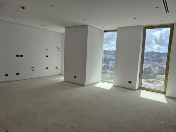 Tirane, jepet me qera ambjent biznesi Kati 20, 150 m² 3.000 € (DOWN TOWN ONE)