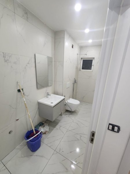 Tirane, shitet apartament 1+1 Kati 2, 