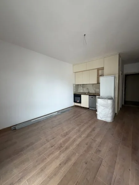 Tirane, jepet me qera apartament 1+1+Ballkon Kati 1, 60 m² 650 € (ZOGU I ZI)