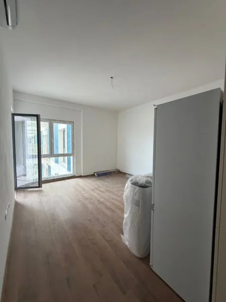 Tirane, jepet me qera apartament 1+1+Ballkon Kati 1, 60 m² 650 € (ZOGU I ZI)