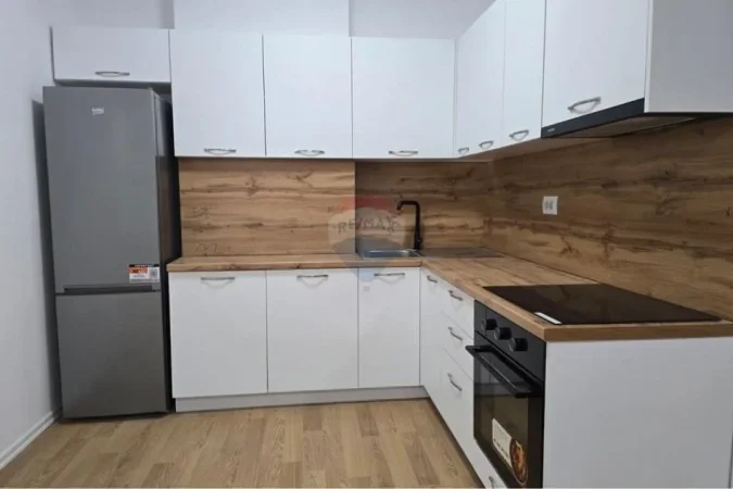 Tirane, jepet me qera apartament 2+1 Kati 5, 101 m² 800 € 