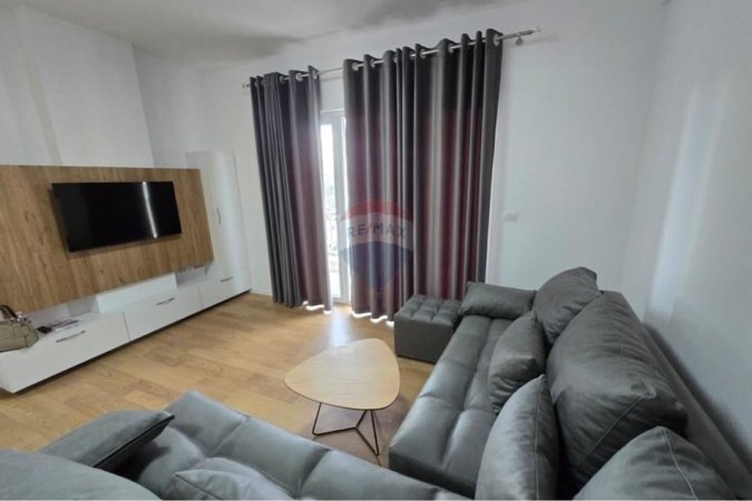 Tirane, jepet me qera apartament 2+1 Kati 5, 101 m² 800 € 