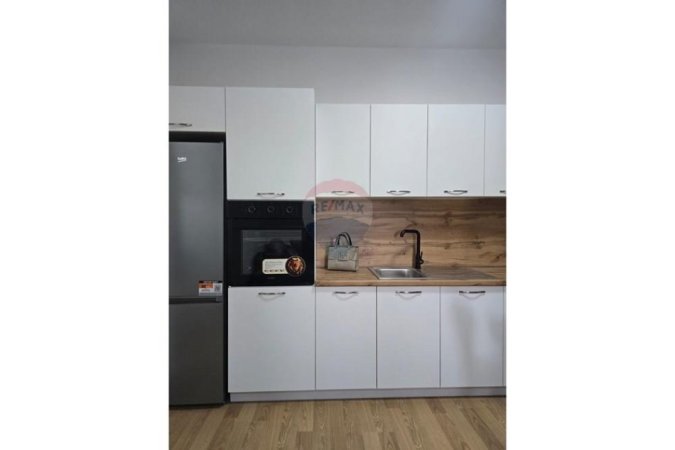 Tirane, jepet me qera apartament 1+1 Kati 3, 74 m² 600 € 