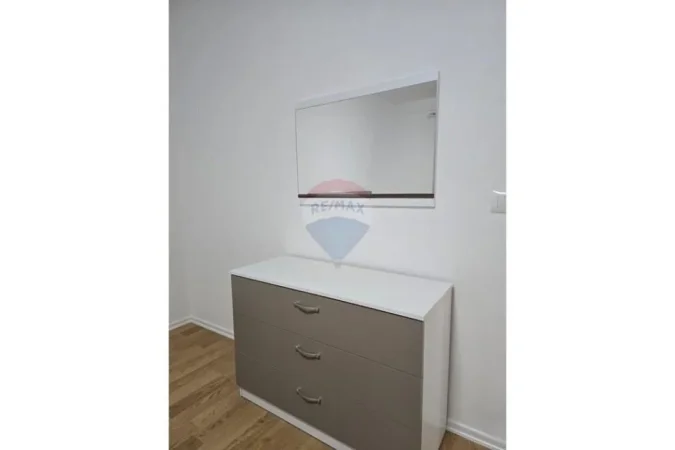 Tirane, jepet me qera apartament 1+1 Kati 3, 74 m² 600 € 