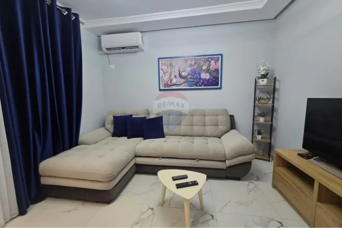 Tirane, jepet me qera apartament 1+1 Kati 1, 62 m² 550 € 