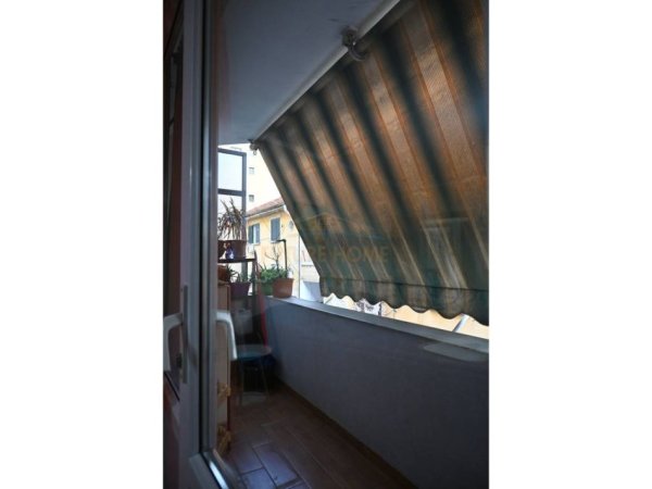 Tirane, jepet me qera apartament 2+1 Kati 3, 105 m² 680 € (Rruga e Dibres)