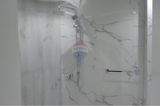 Tirane, jepet me qera 1+1 Kati 0, 67 m² 400 € 