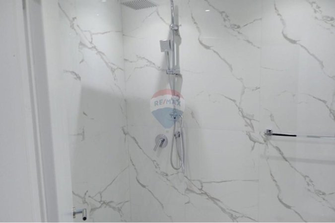 Tirane, jepet me qera 1+1 Kati 0, 67 m² 400 € 