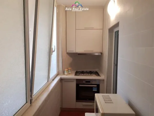 Tirane, jepet me qera apartament 2+1 Kati 3, 100 m² 700 € (Bulevardi Bajram Curri)