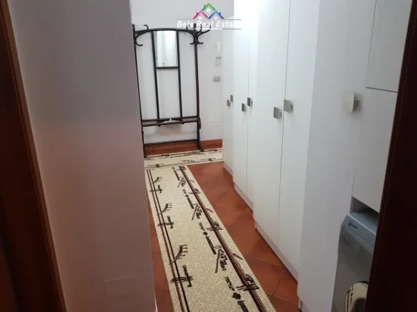 Tirane, jepet me qera apartament 2+1 Kati 3, 100 m² 700 € (Bulevardi Bajram Curri)