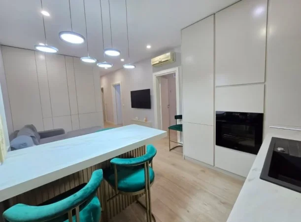 Tirane, jepet me qera apartament 2+1 Kati 3, 80 m² 600 € (gjimnazi partizani)