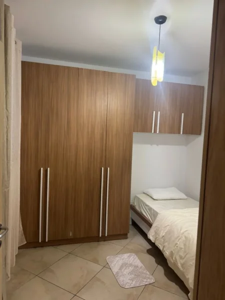Tirane, jepet me qera apartament 3+1 Kati 5, 116 m² 700 € (RRUGA E KAVAJES)