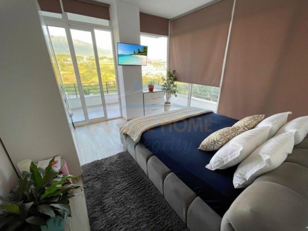 Tirane, jepet me qera Vile 2 Katshe Kati 0, 200 m² 2.000 € (FARKE)