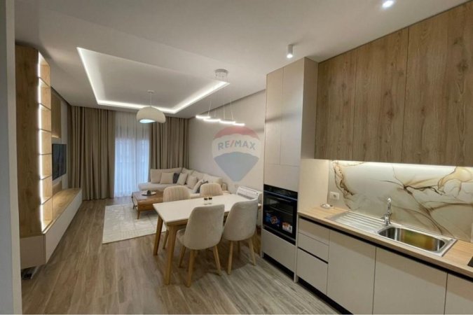 Tirane, jepet me qera apartament 3+1 Kati 6, 100 m² 800 € 