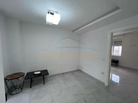 Tirane, jepet me qera apartament 2+1+Ballkon Kati 2, 72 m² 650 € (Bulevardi zogu i I)
