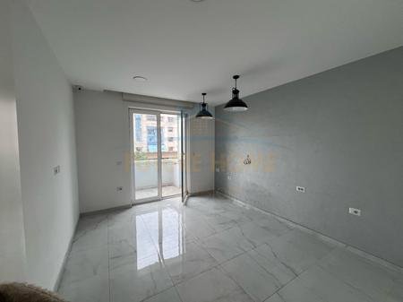 Tirane, jepet me qera apartament 2+1+Ballkon Kati 2, 72 m² 650 € (Bulevardi zogu i I)