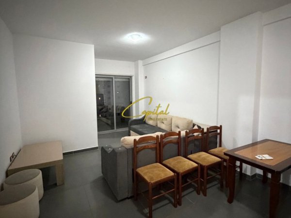 Tirane, jepet me qera apartament 2+1 Kati 6, 70 m² 500 € (YZBERISHT)