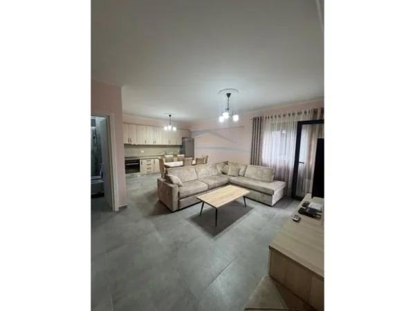 Tirane, jepet me qera apartament 1+1 Kati 5, 77 m² 500 € (Oasis Residence , Unaza e Re)