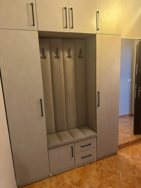 Tirane, jepet me qera apartament 2+1 , 100 m² 650 € 