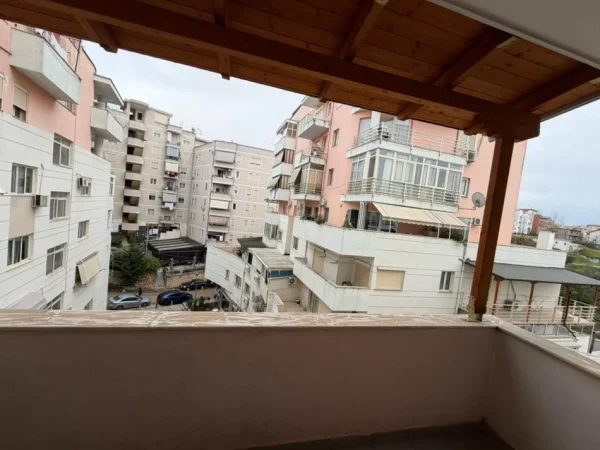 Tirane, shitet apartament 1+1 Kati 5, 69 m² 96.700 € (FRESK)