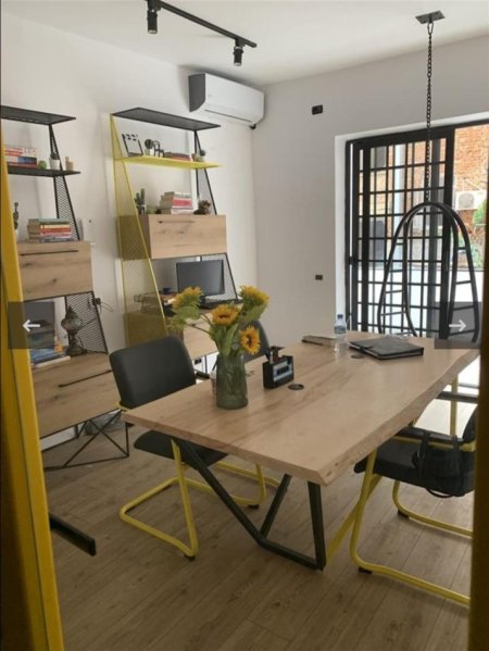 Tirane, jepet me qera ambjent biznesi , 1.000 m² 1.000 € (rruga durresit)