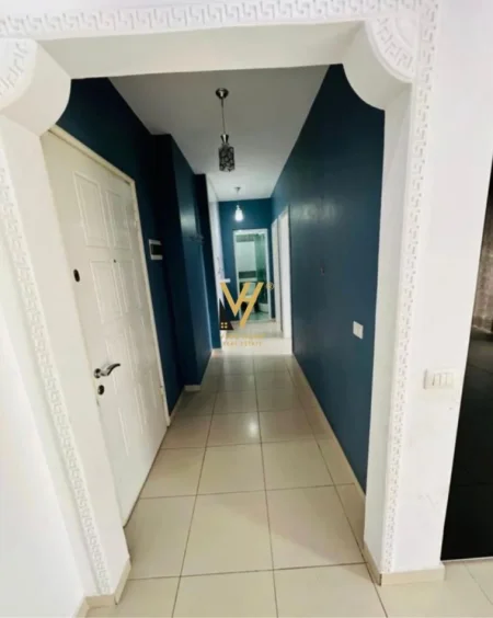 Tirane, shitet apartament 2+1+Ballkon Kati 8, 90 m² 138.000 € (UNAZA E RE)