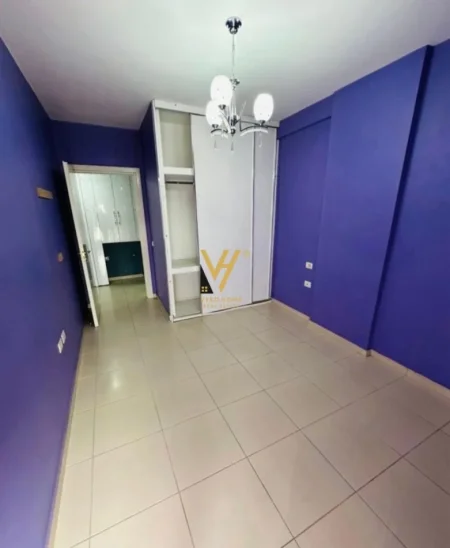 Tirane, shitet apartament 2+1+Ballkon Kati 8, 90 m² 138.000 € (UNAZA E RE)